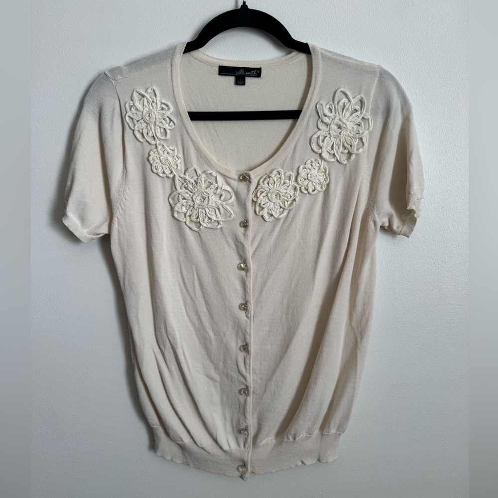 Willi Smith Cream Knit Top Cardigan with Floral Design